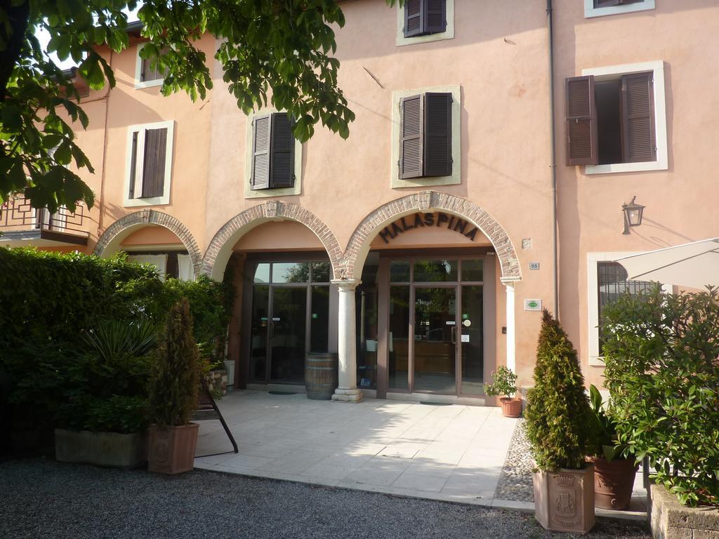 Boutique Hotel Corte Malaspina Кастельнуово-дель-Гарда Екстер'єр фото