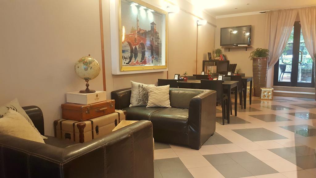 Boutique Hotel Corte Malaspina Кастельнуово-дель-Гарда Екстер'єр фото