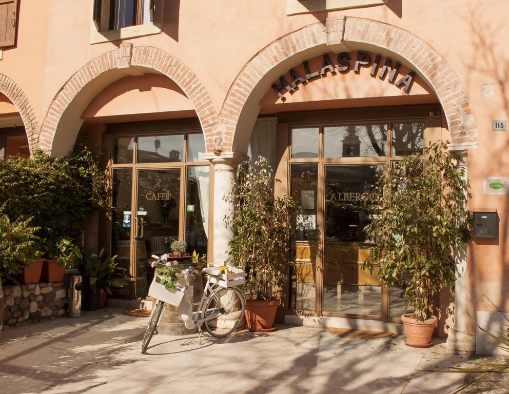 Boutique Hotel Corte Malaspina Кастельнуово-дель-Гарда Екстер'єр фото